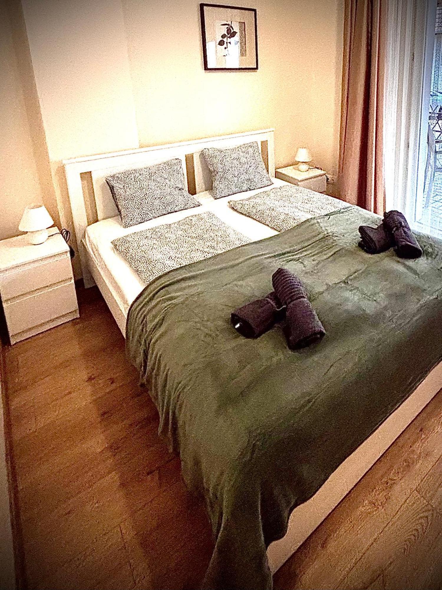 Airportmax Panzio Bed and Breakfast Vecsés Buitenkant foto